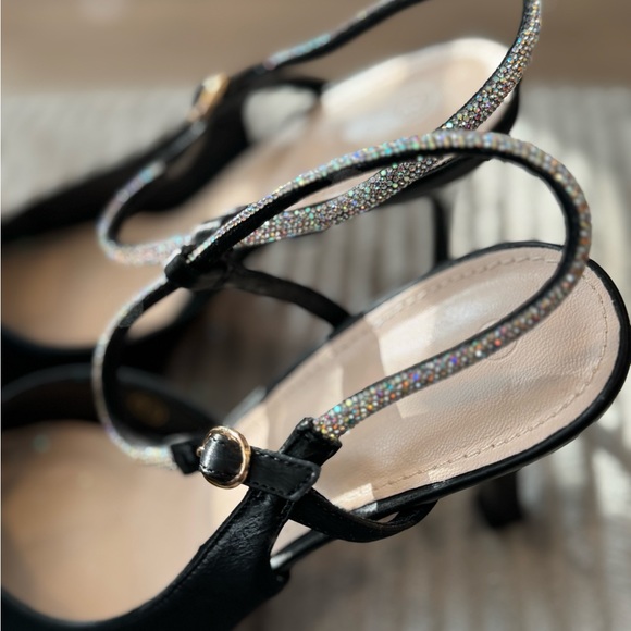 Women slingback kitten heel with rhinestone buckle. Size 7.5 - Picture 5 of 10